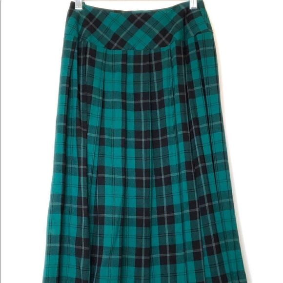 RUSS Plaid Pleated Skirt, Green Black - Picture 14 of 14